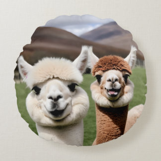 Pluche vriendjes rond kussen