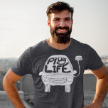 Plug Life Cute White Electric Car Graphic T-shirt<br><div class="desc">Steek je je elektrische auto routinematig in om hem op te laden? Dan leef je zeker het stopleven. Dit schattige ontwerp is voorzien van een afbeelding van een elektrische auto in wit met de boodschap "Plug Life" op de voorruit. Maakt een groot geschenk voor trotse eigenaars van elektrische voertuigen.</div>