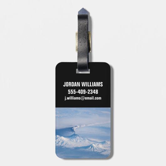 Pluim afkomstig van de vulkaan Kliuchevskoi. Bagagelabel (Achterkant verticaal)