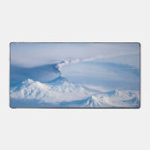 Pluim afkomstig van de vulkaan Kliuchevskoi. Bureaumat (Voorkant)