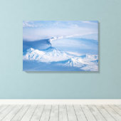 Pluim afkomstig van de vulkaan Kliuchevskoi. Canvas Afdruk (Insitu (Houten vloer))