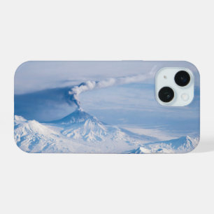 Pluim afkomstig van de vulkaan Kliuchevskoi. iPhone 15 Case