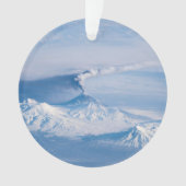 Pluim afkomstig van de vulkaan Kliuchevskoi. Ornament (voorkant)