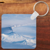 Pluim afkomstig van de vulkaan Kliuchevskoi. Sleutelhanger (Achterkant)