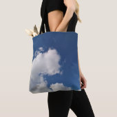 Pluizige hoek van wolken tote bag (Dichtbij)