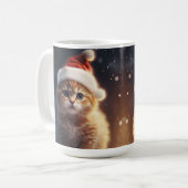 PLUIZIGE ORANJE KITTEN MET SCHATTIGEE KERSTMUTS KOFFIEMOK (Voorkant links)