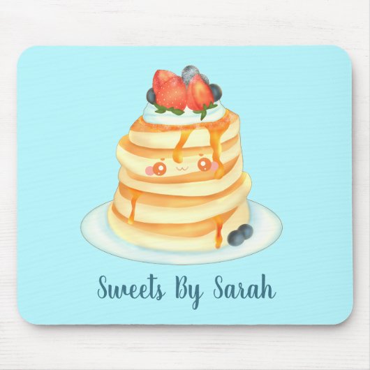 Pluizige pannenkoeken met ahornsiroop, fruit en ro muismat (Voorkant)