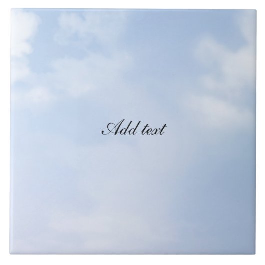 Pluizige wolken, pastelblauwe lucht SJABLOON Tegeltje (Voorkant)