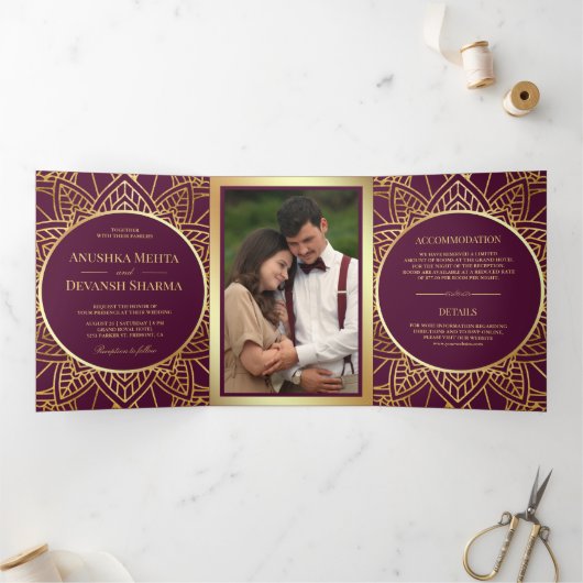 Plum and Gold Ethnic Mandala Indian Wedding Drieluik Uitnodiging (Binnen)