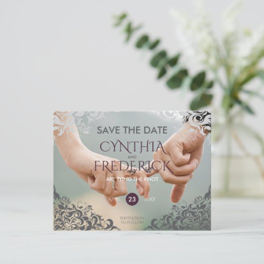 Plum Barok Kroonluchter Bruiloft Save The Date Aankondigingskaart (Staand voorkant)