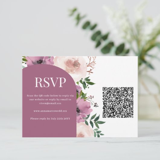 Plum Bloemen Bruiloft RSVP Kaart (Staand voorkant)