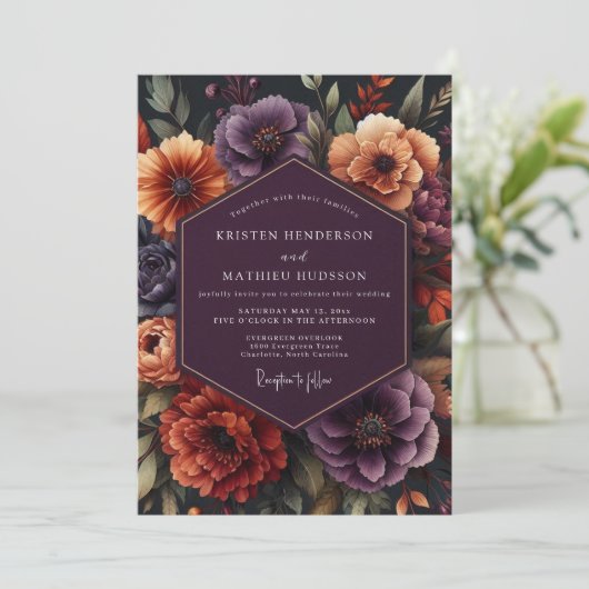 Plum Botanical Opulent Wedding Kaart (Staand voorkant)