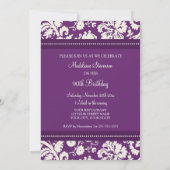 Plum Damask Foto 90th Birthday Party Invitations Kaart (Achterkant)