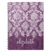 Plum  Damask Pattern en Name Notitieboek (Voorkant)
