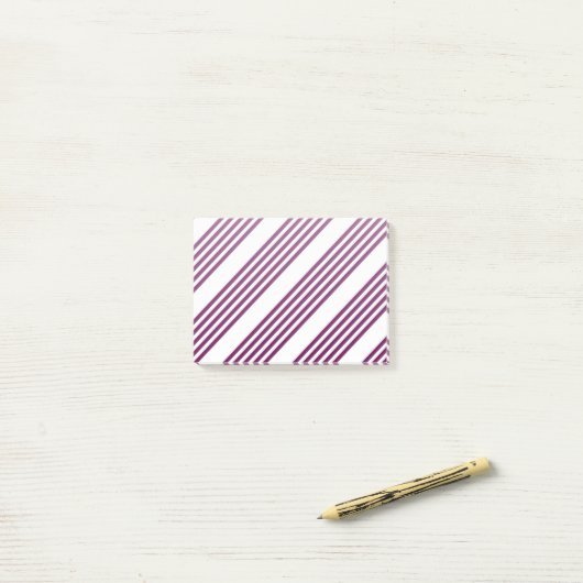 Plum en white vijf stripe patroon post-it® notes (Op bureau)