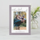 Plum Gingham Dankbaar & Gezegende Thanksgiving Fot Kaart (Staand voorkant)