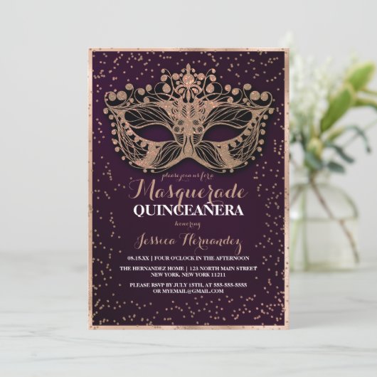 Plum Gold Glitter Confetti Masquerade Quinceañera Kaart (Staand voorkant)