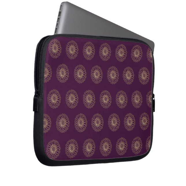 Plum | Golden Zinnia Flower Medallions Laptop Sleeve (Voorkant Rechts)