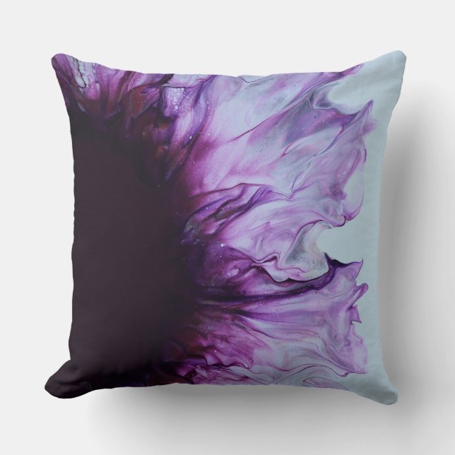 Plum Gorgeous Throw Pillow Kussen (Voorkant)