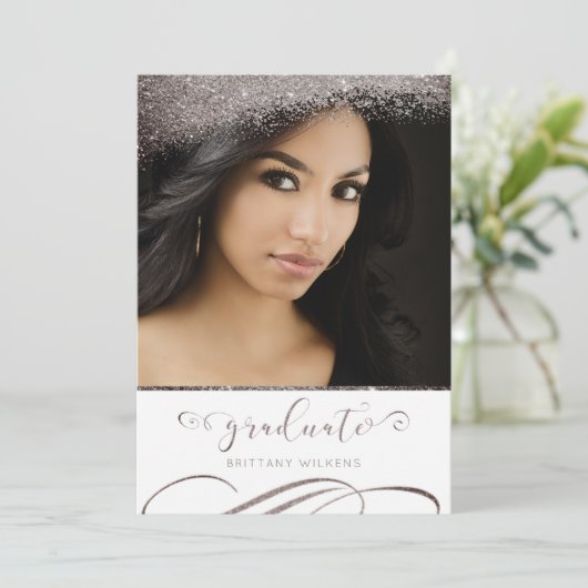 Plum Grey Glitter Elegant Script Afstuderen Kaart (Staand voorkant)