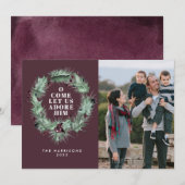 Plum Holly & Berry Wreath Religieuze Foto Feestdagenkaart (Voorkant / Achterkant)