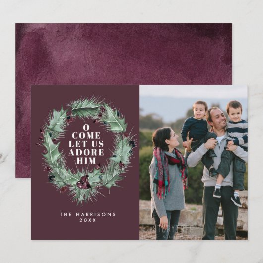 Plum Holly & Berry Wreath Religieuze Foto Feestdagenkaart (Voorkant / Achterkant)