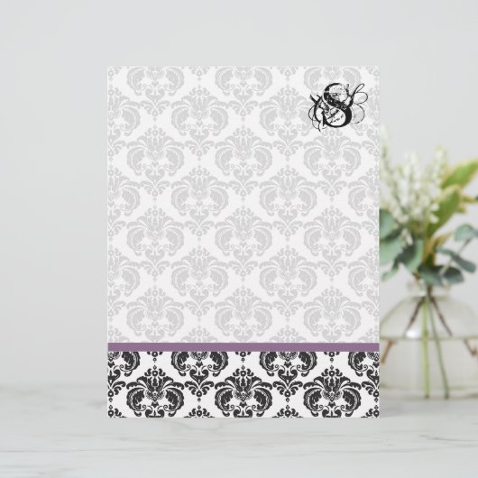 Plum Monogram Damask (Staand voorkant)