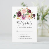 Plum Paars Blush Pink Botanical Floral Wedding RSVP Kaartje (Staand voorkant)