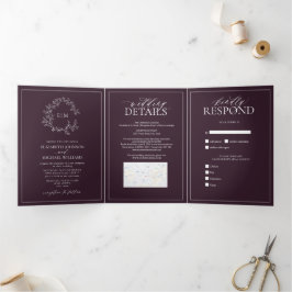 Plum Paarse Leafy Crest Monogram Weddenschap Drieluik Uitnodiging