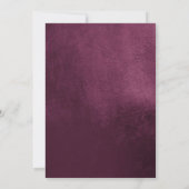 Plum Paarse Rustic Wood Lace Script Wedding Invita Kaart (Achterkant)