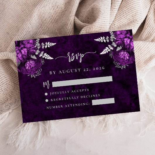 Plum Paarse Zilveren Bloemen Script Wedding RSVP Informatiekaartje