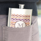 Plum roze Snoep Chevron Stripes and Round Monogram Heupfles (Voorbeeld)