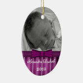 Plum Stripes Baby's Eerste kerstboomversiering Keramisch Ornament (Rechts)