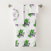 Plum Waterverf Greenery Krans Monogram Bad Handdoek (Insitu)