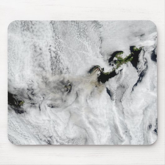 Plume uit Okmok Volcano, Aleutian Islands 2 Muismat (Voorkant)