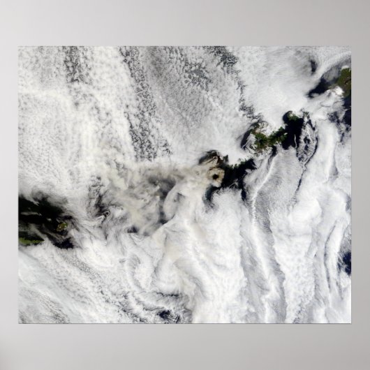 Plume uit Okmok Volcano, Aleutian Islands Poster (Voorkant)