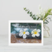Plumeria bloem op zand bedankkaartje bedankkaart (Staand voorkant)