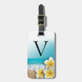 Plumeria Frangipani Bloem Tropisch Strand Monogram Bagagelabel (Voorkant verticaal)