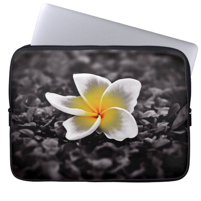 Plumeria Frangipani Hawaii Flower Laptop Sleeve (Voorkant)