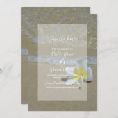 Plumeria Frangipani op zand bruiloft slaat de datu Save The Date (Voorkant / Achterkant)