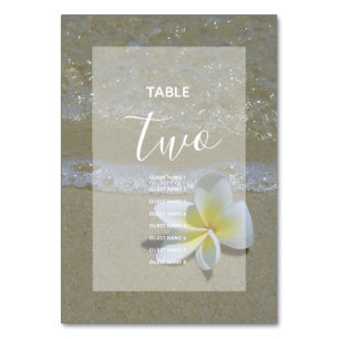 Plumeria Frangipani over zand-bruiloft Kaart