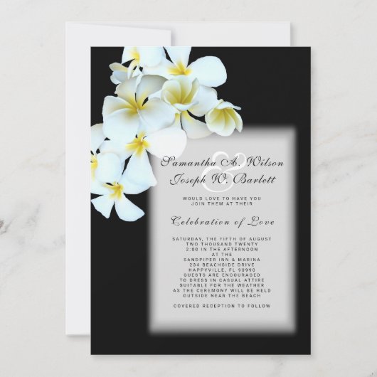Plumeria op Black Hawaiian Wedding Invitation Kaart (Voorkant)