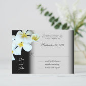 Plumeria op Black Wedding Invitation Reply Cards RSVP Kaartje (Staand voorkant)
