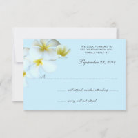 Plumeria op blauwe trouw uitnodiging antwoordkaart