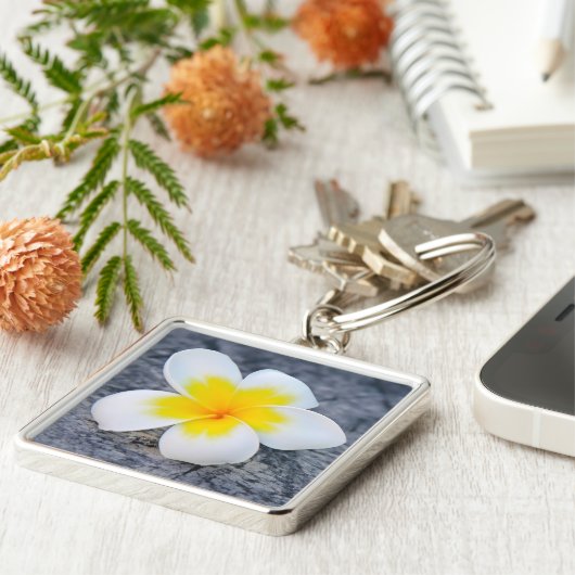 Plumeria Sleutelhanger (Zijkant)