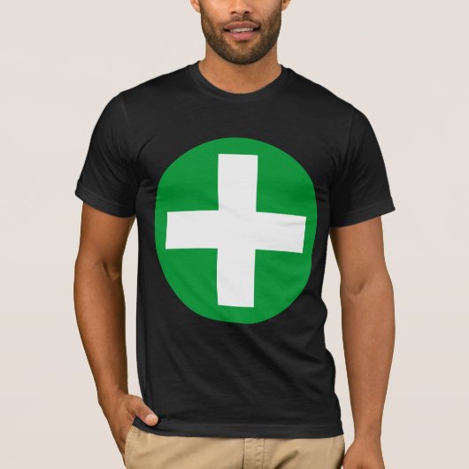 Plus-teken in het wit met groen t-shirt (Voorkant)