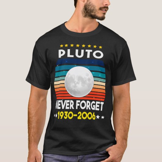 Pluto Nooit Vergeten 1930 - 2006 Funny Unive T-shirt (Voorkant)
