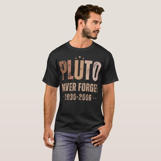 Pluto Nooit Vergeten 1930 2006 T-shirt (Voorkant volledig)