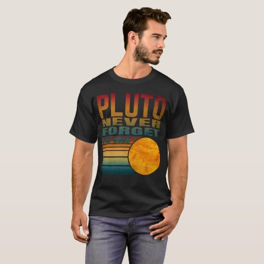 Pluto Nooit Vergeten T-shirt (Voorkant volledig)