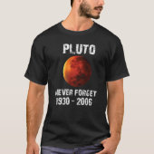 Pluto vergeet nooit 1930 2006  t-shirt (Voorkant)